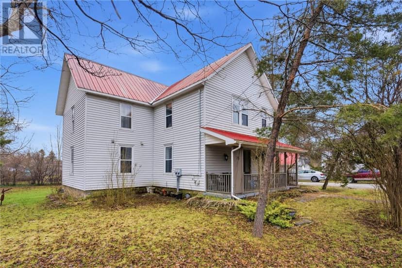 75 Wellington Street, Manitowaning, photo 2