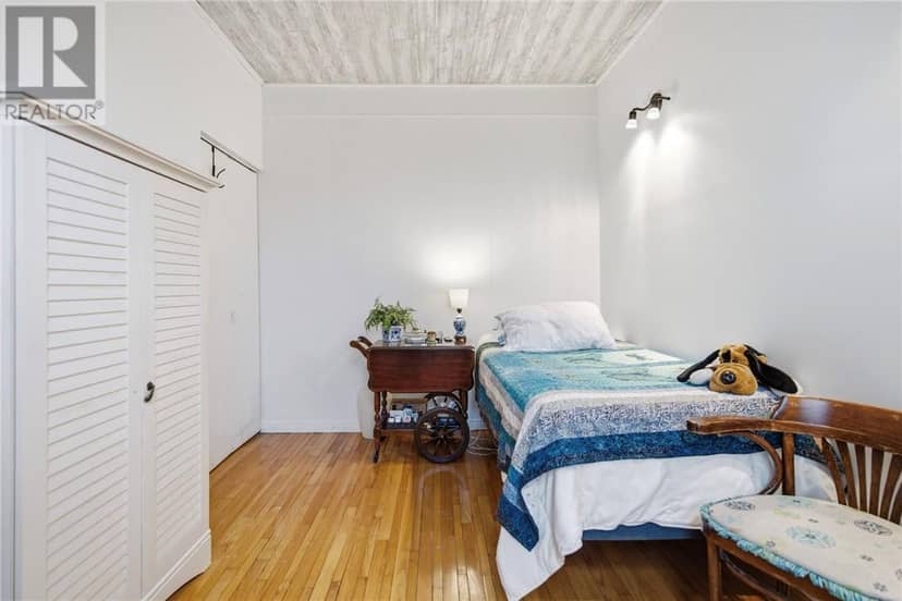 75 Wellington Street — photo 24 of 40