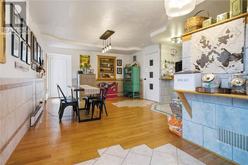 75 Wellington Street — photo 33 of 40