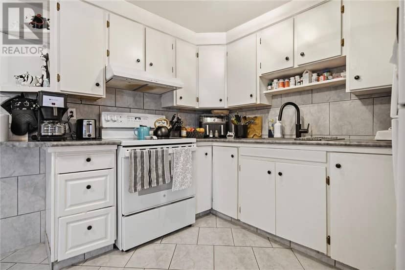 75 Wellington Street — photo 36 of 40