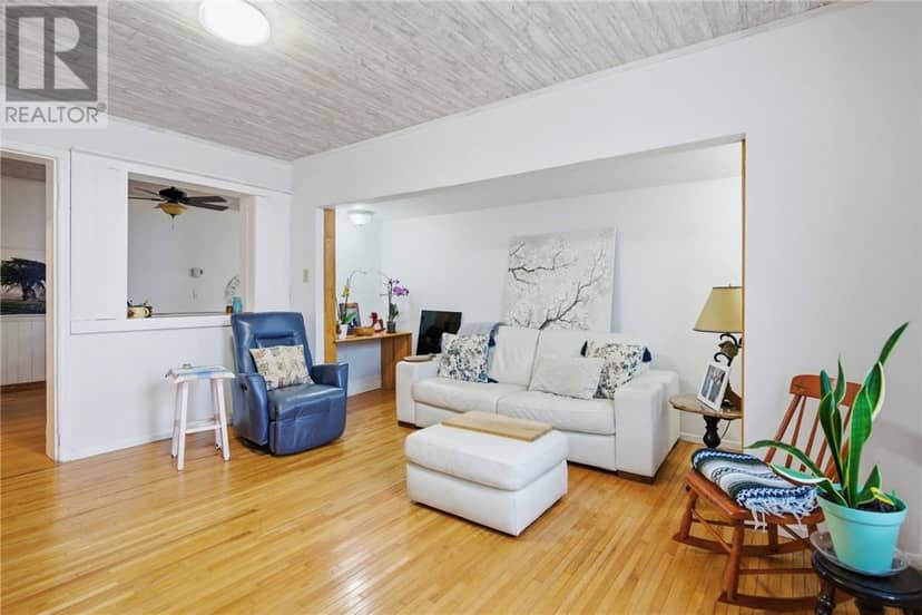 75 Wellington Street — photo 9 of 40