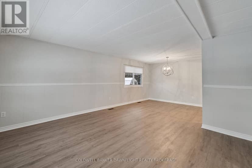 12 Redford Drive, South Huron, photo 4