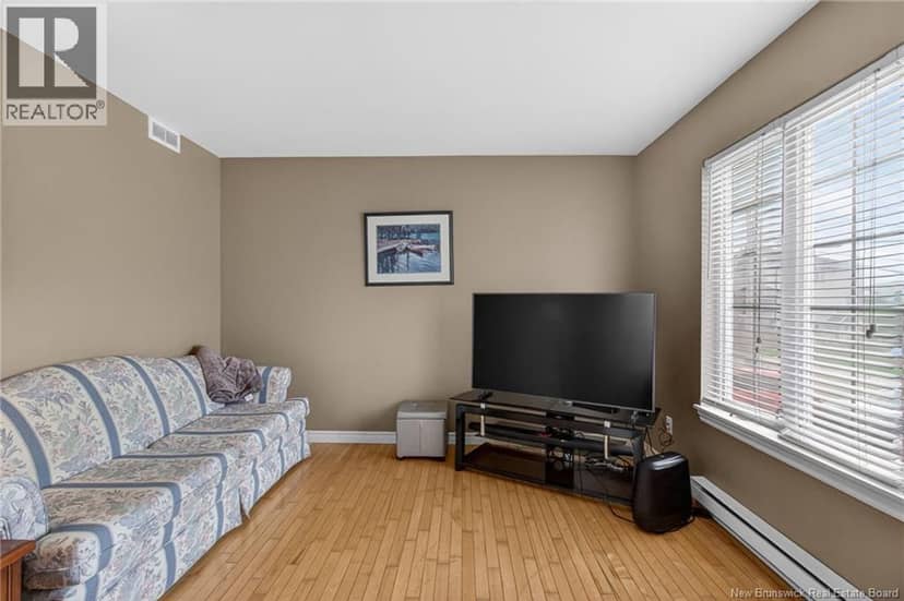 86 Lorette Street — photo 11 of 34