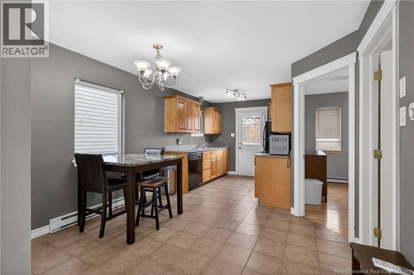 86 Lorette Street — photo 9 of 34