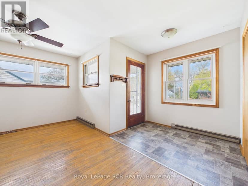 153 Carling Terrace, North Huron, photo 5