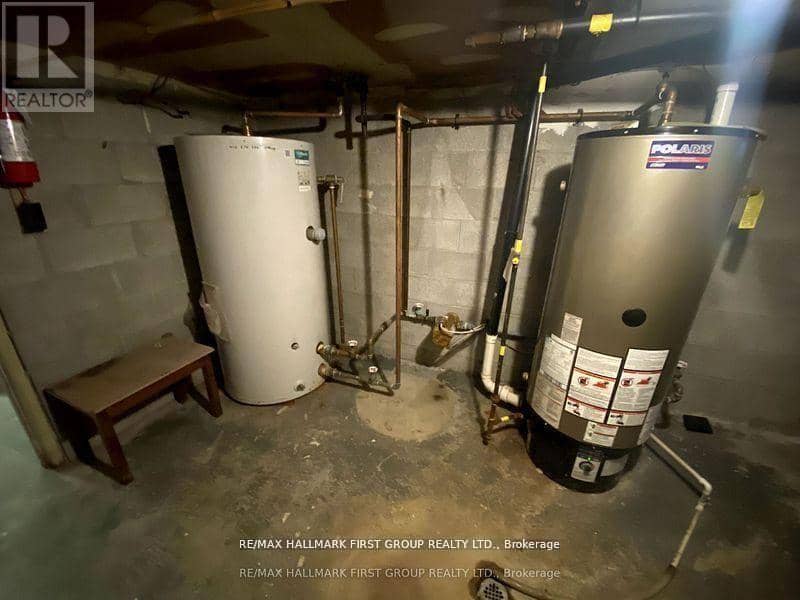 11 Fairbanks Street — photo 7 of 8