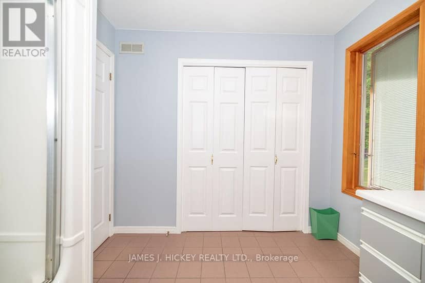 224 Thomas Street — photo 29 of 40