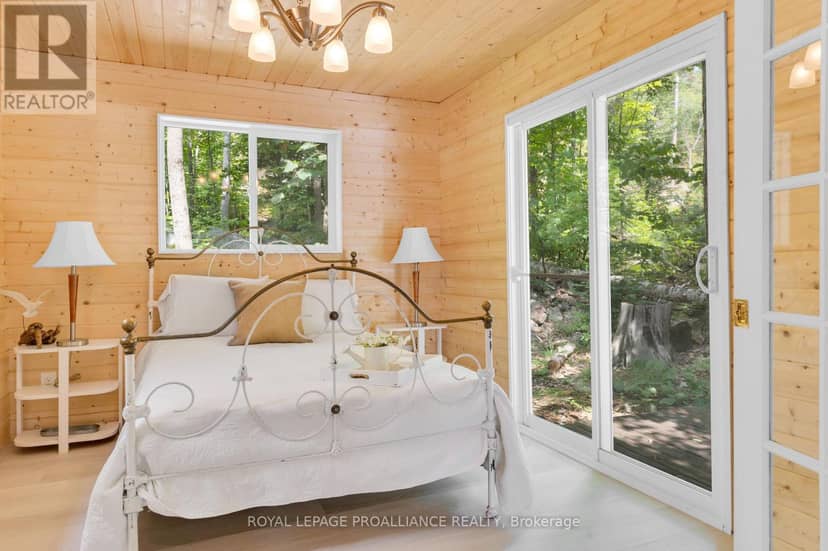 1780 Mazinaw Lake — photo 18 of 40