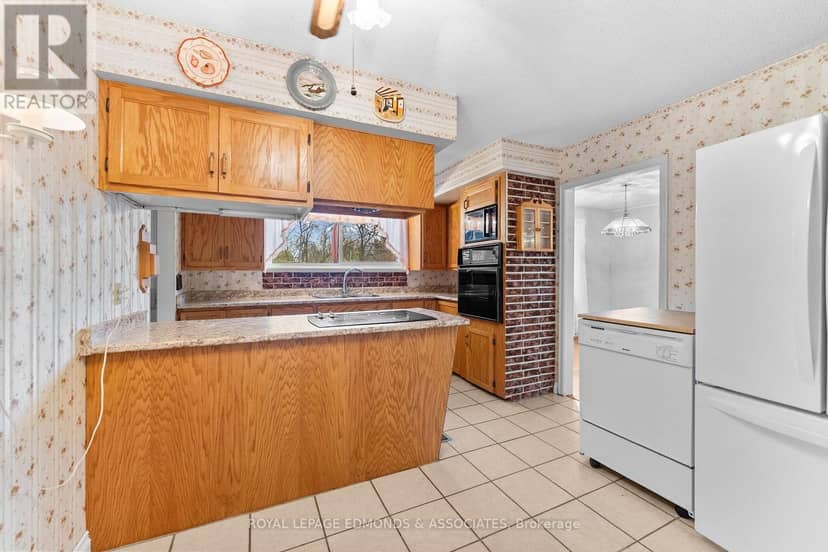 499 Boundary Road E — photo 16 of 40