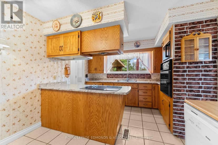 499 Boundary Road E — photo 17 of 40