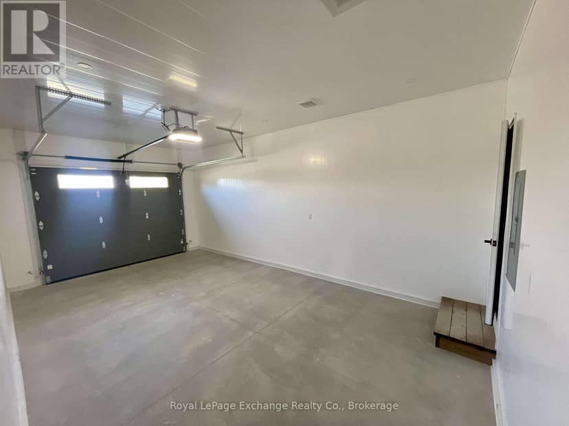 20 Mercedes Crescent — photo 19 of 19