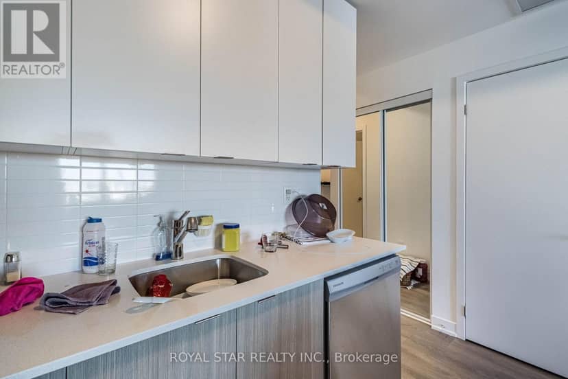 401 - 120 Canon Jackson Drive — photo 18 of 40