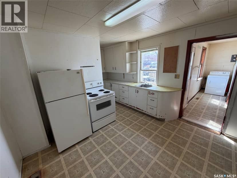 639 Albert STREET — photo 11 of 14