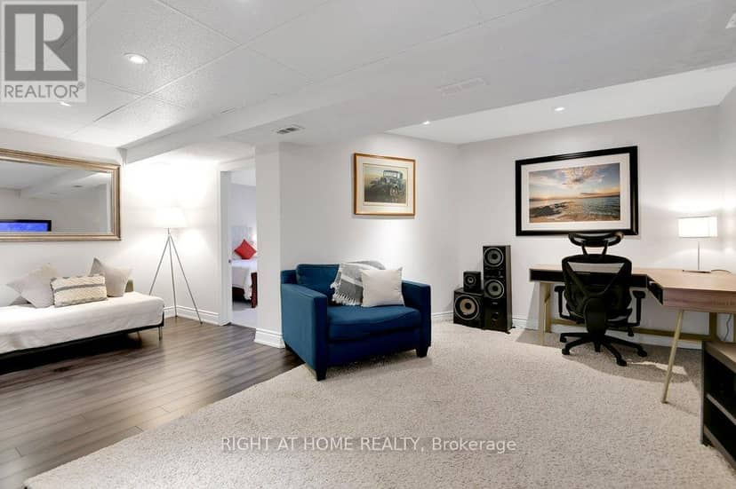 33 Spur Avenue — photo 16 of 20