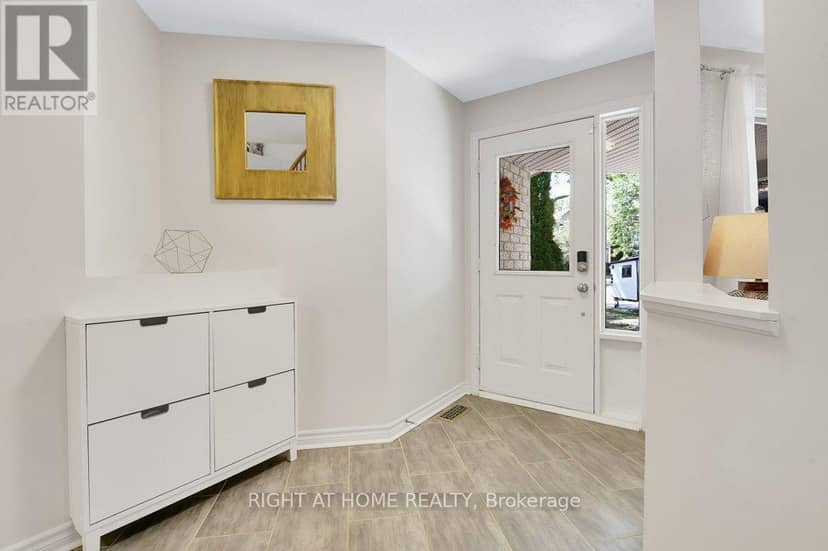 33 Spur Avenue — photo 2 of 20