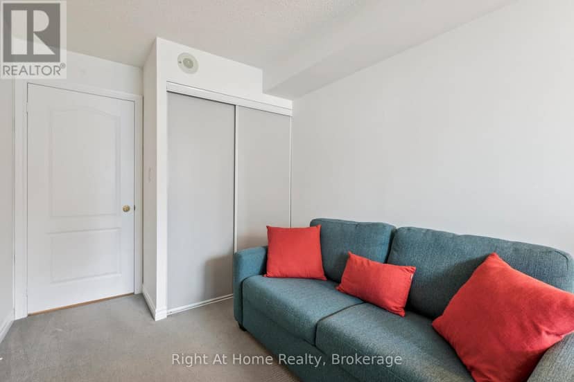 605 - 2111 Lake Shore Boulevard W — photo 16 of 26