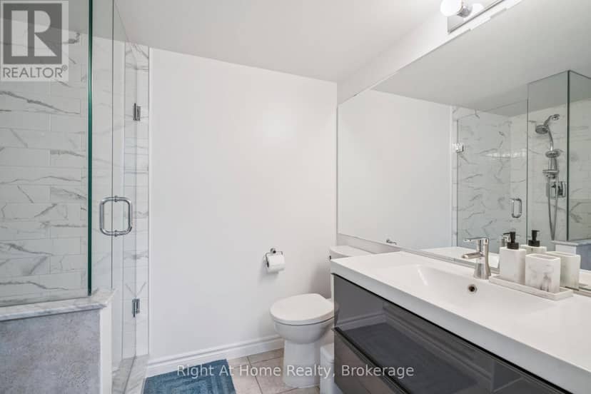 605 - 2111 Lake Shore Boulevard W — photo 13 of 26