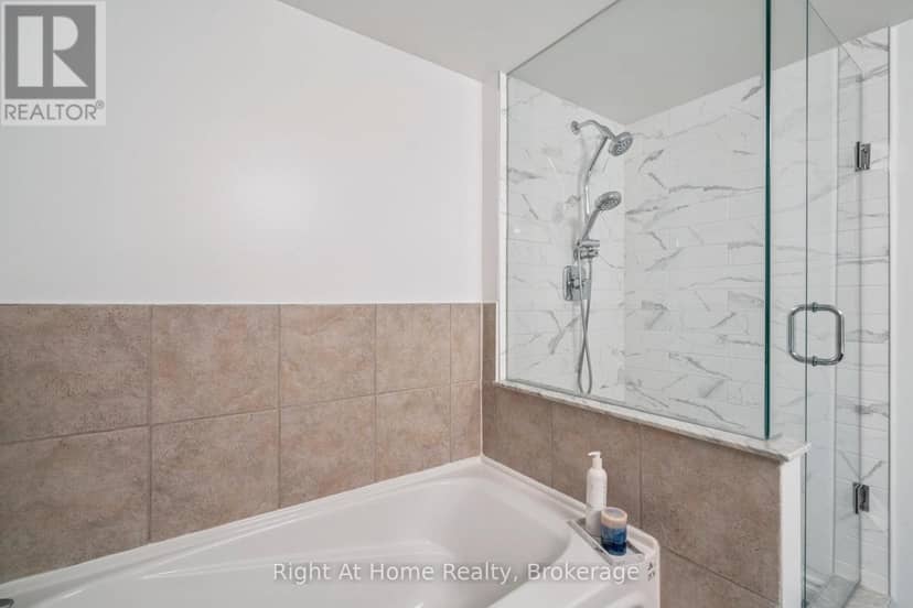 605 - 2111 Lake Shore Boulevard W — photo 14 of 26