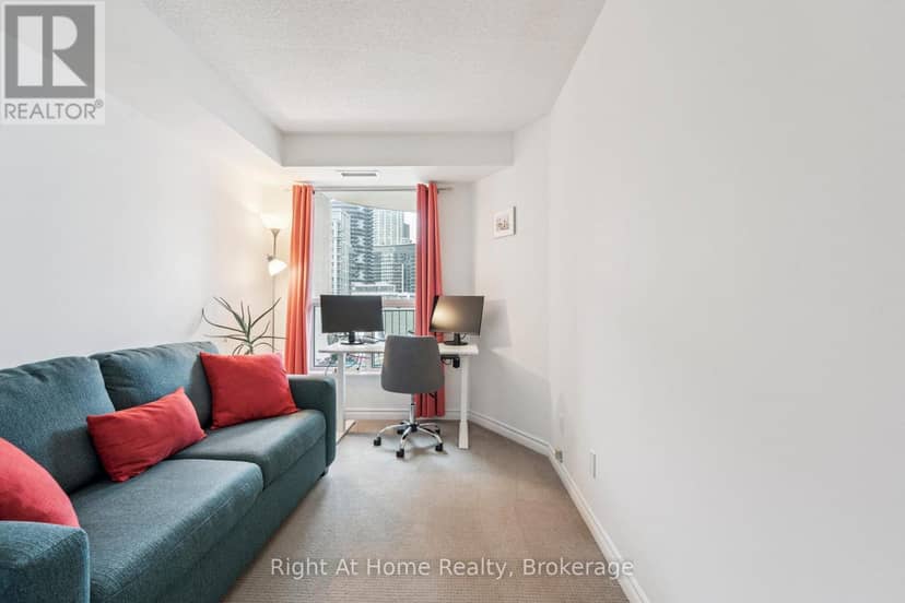 605 - 2111 Lake Shore Boulevard W — photo 15 of 26