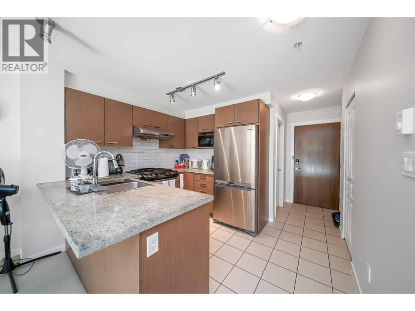 331 9500 ODLIN ROAD, Richmond, photo 7