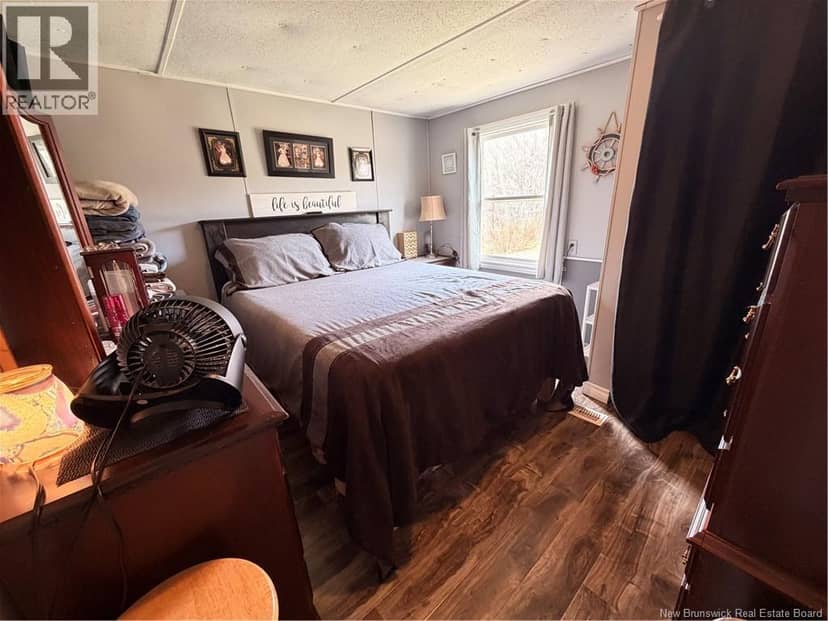 21 Trenholm Road — photo 10 of 13