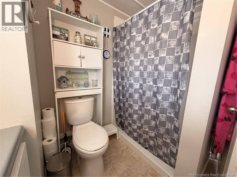 21 Trenholm Road — photo 9 of 13