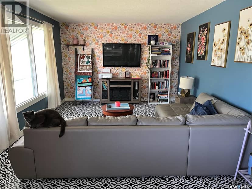 112 Edward STREET — photo 9 of 28