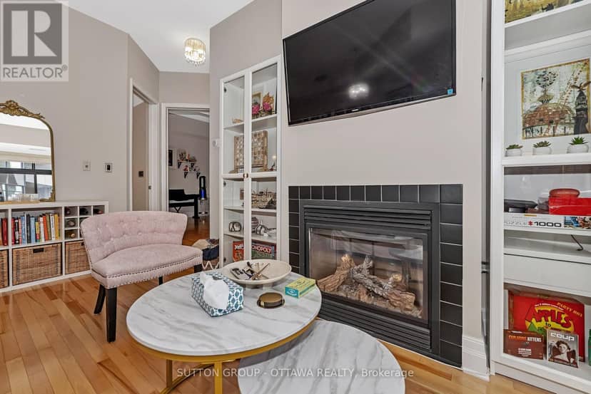 903 - 375 Lisgar Street — photo 21 of 40