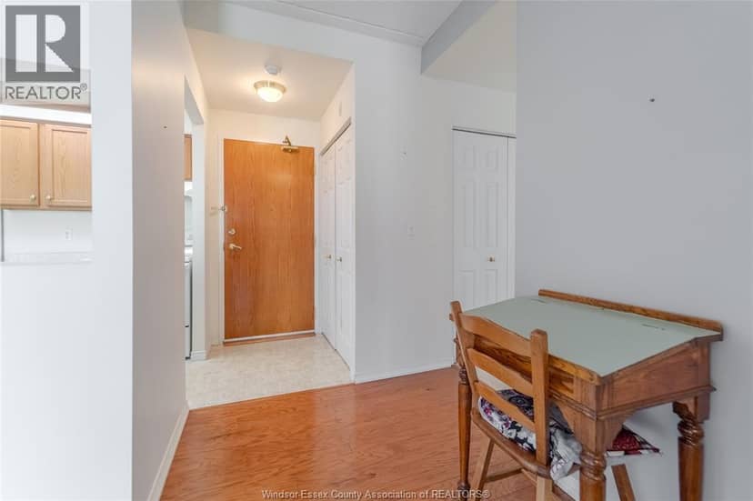 315 Village Grove DRIVE Unit# 301 — photo 13 of 33