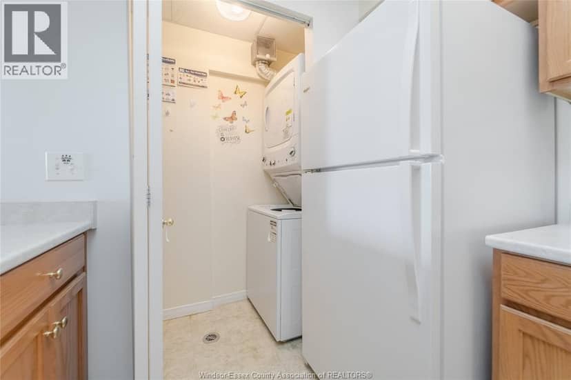 315 Village Grove DRIVE Unit# 301 — photo 16 of 33