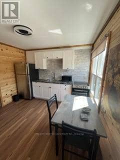 4 Bobby's Lane — photo 15 of 17