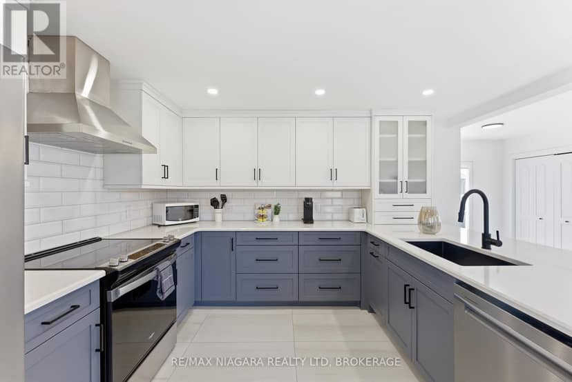 616 Lakeshore Road — photo 9 of 40