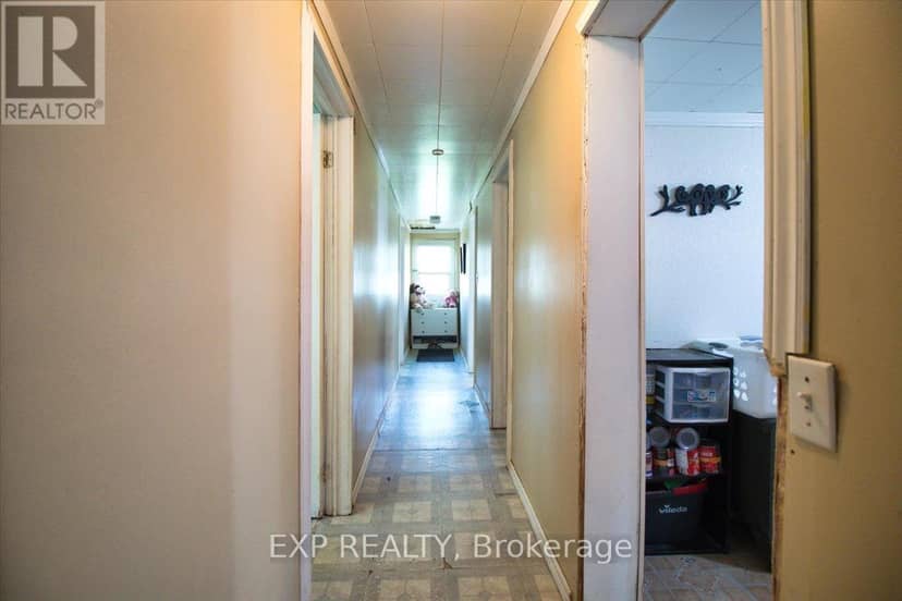 252 Queen Street — photo 13 of 33