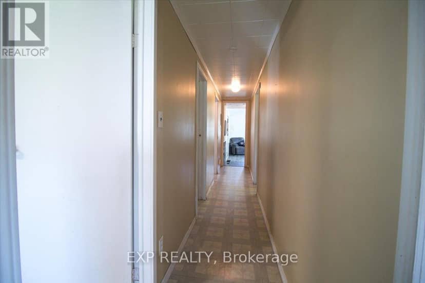 252 Queen Street — photo 14 of 33