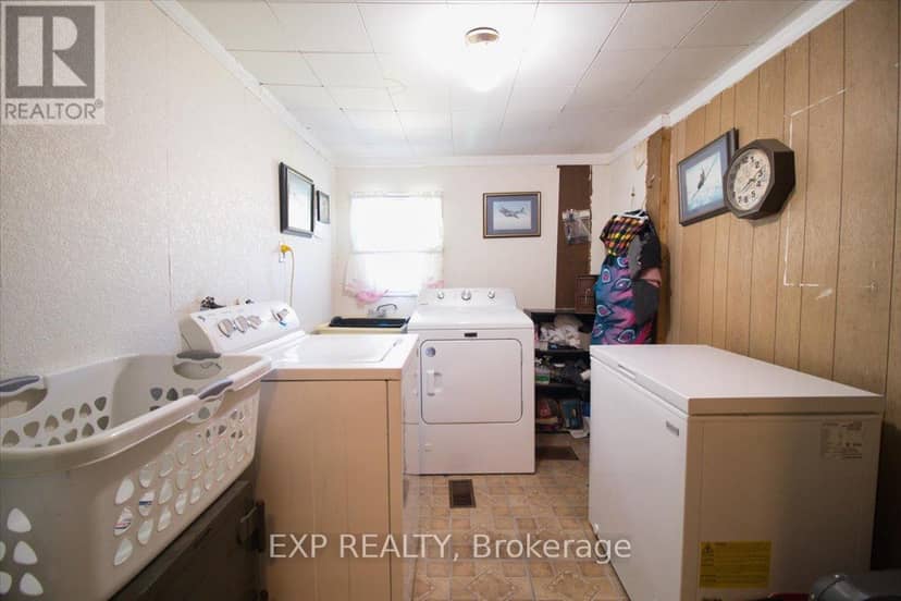 252 Queen Street — photo 15 of 33