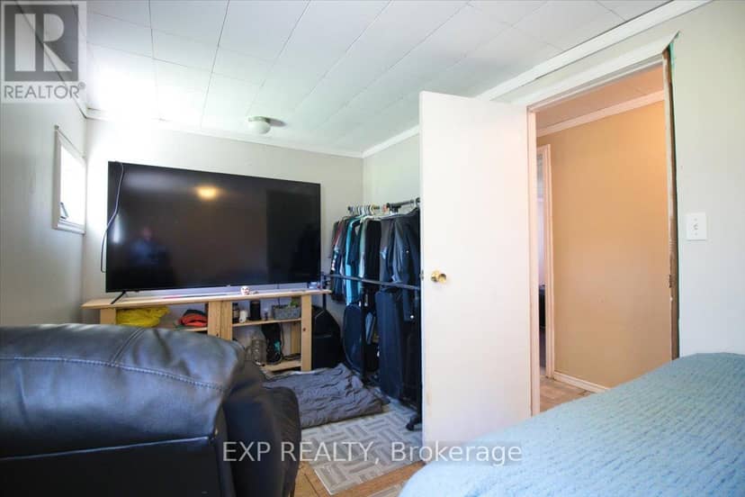 252 Queen Street — photo 17 of 33
