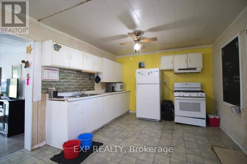 252 Queen Street, Chatham-Kent, photo 8