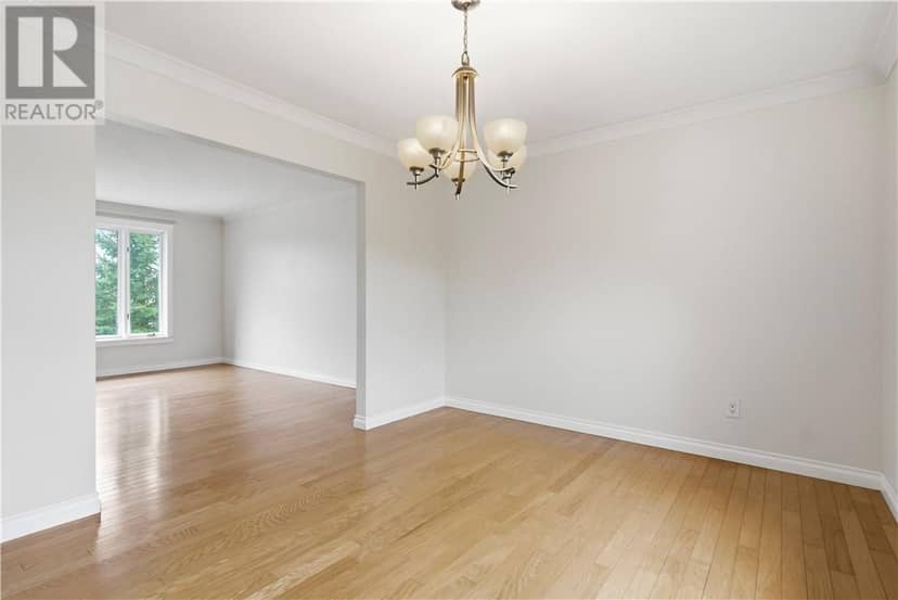 61 Crater Crescent — photo 10 of 40