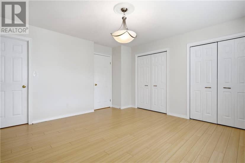 61 Crater Crescent — photo 17 of 40