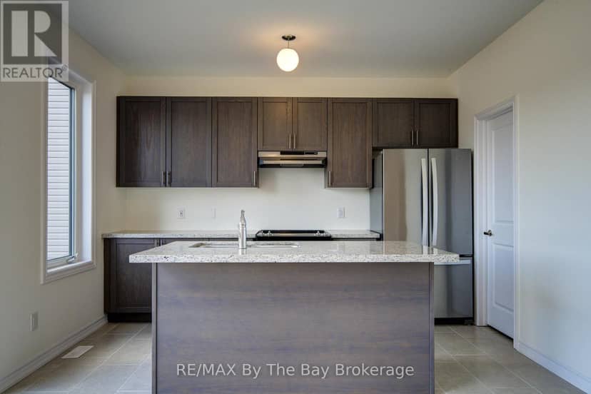61 Rosanne Circle — photo 12 of 26