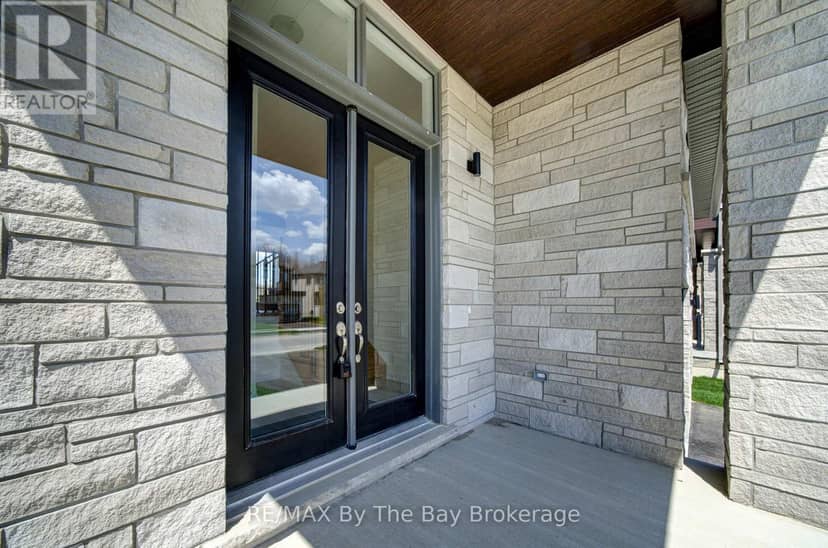 61 Rosanne Circle — photo 2 of 26