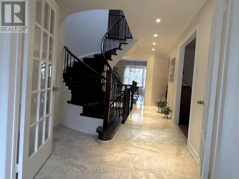 15 Timpson Drive — photo 2 of 40