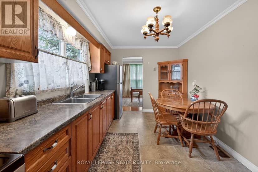 582 Woodview Road — photo 18 of 40