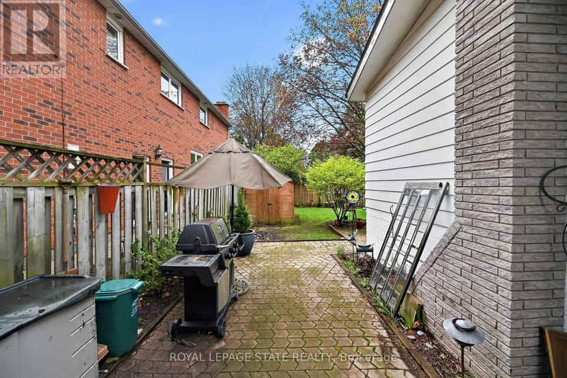 582 Woodview Road — photo 37 of 40