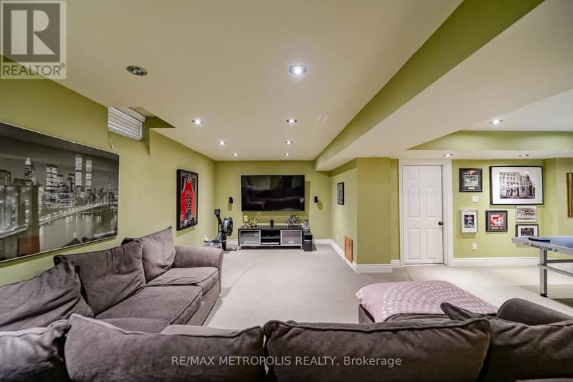 4392 Grassland Crescent — photo 31 of 40