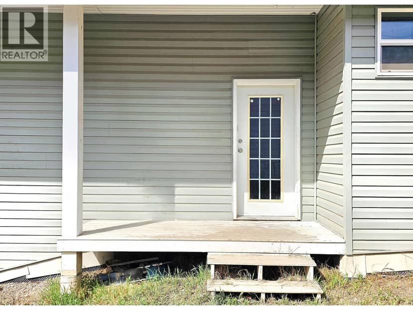 131 6TH AVENUE, Burns Lake, photo 2