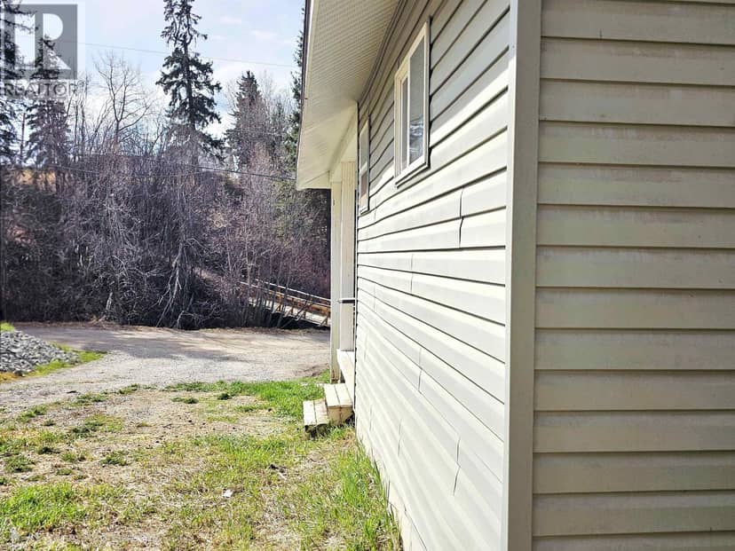 131 6TH AVENUE, Burns Lake, photo 5