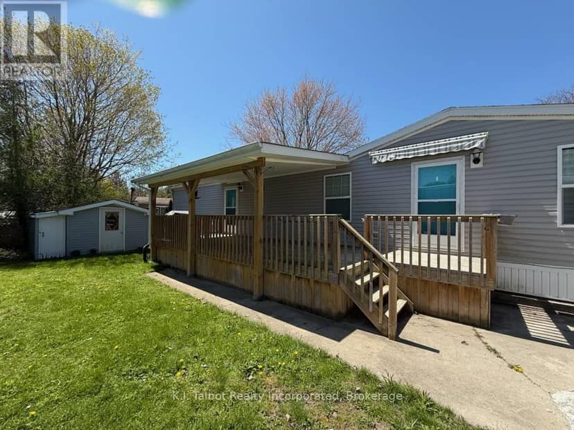 13 Sutton Drive — photo 2 of 20