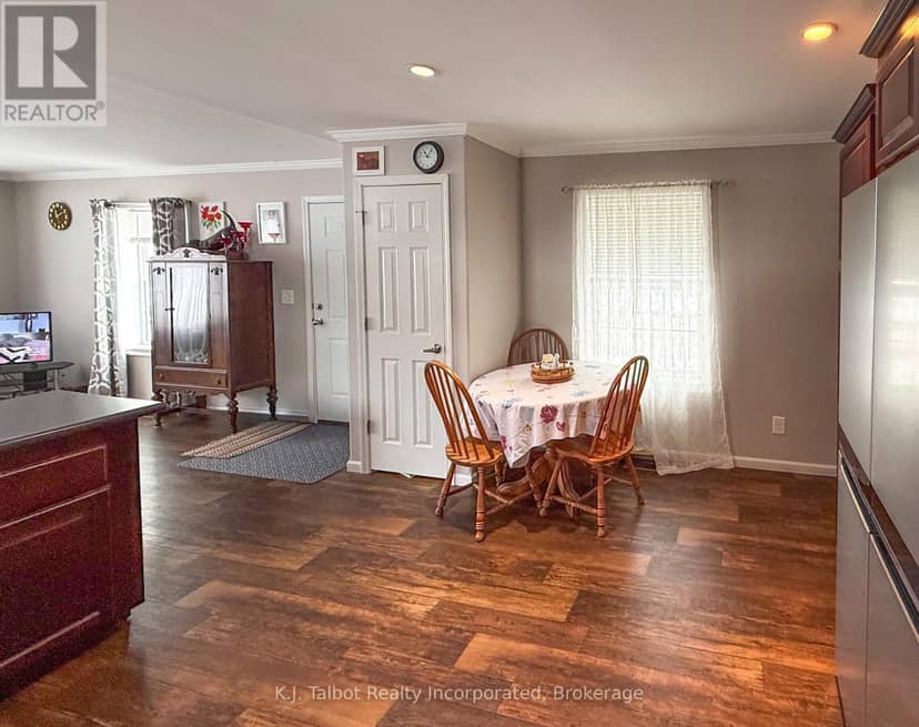 13 Sutton Drive — photo 7 of 20
