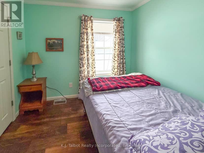 13 Sutton Drive — photo 12 of 20